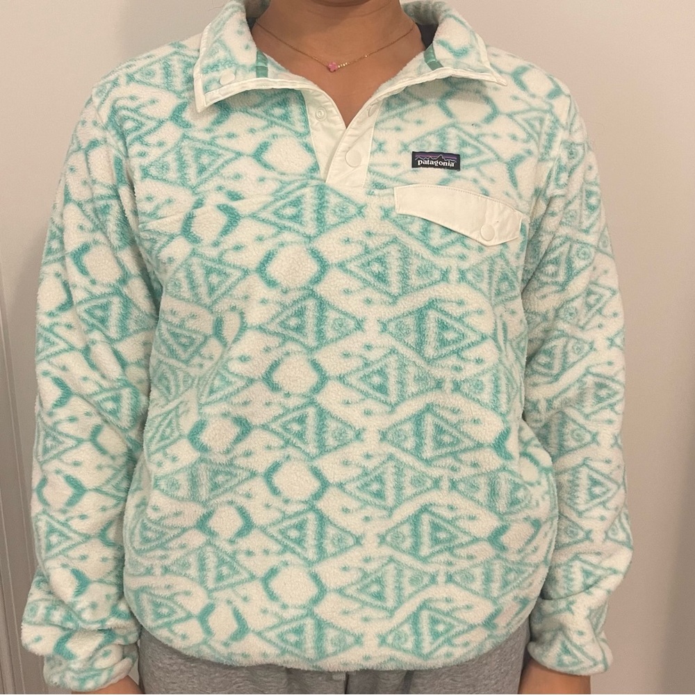 Mint green & White Patagonia